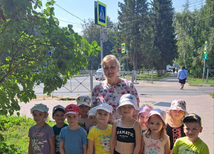 Чтоб по улицам гулять, нужно правила все знать! Чтоб по улицам гулять, нужно правила все знать!.
